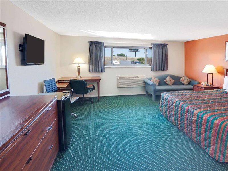 Days Inn By Wyndham Elk Grove Village O'Hare Airport West Exterior foto